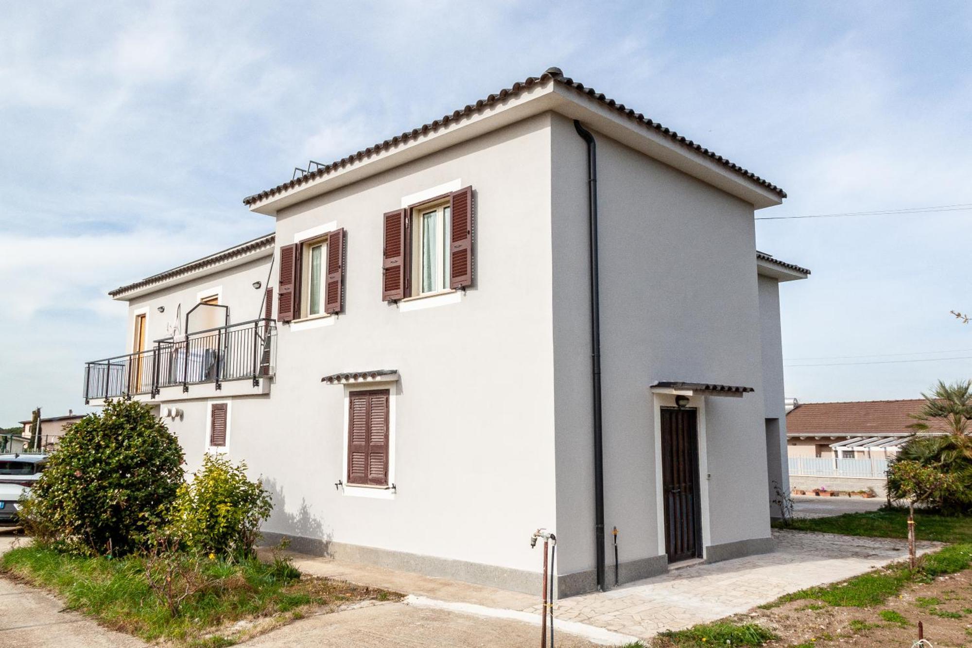 A Casa Di Marco Guesthouse - Apt Di Ciampino E Stazione Per Roma Marino Extérieur photo