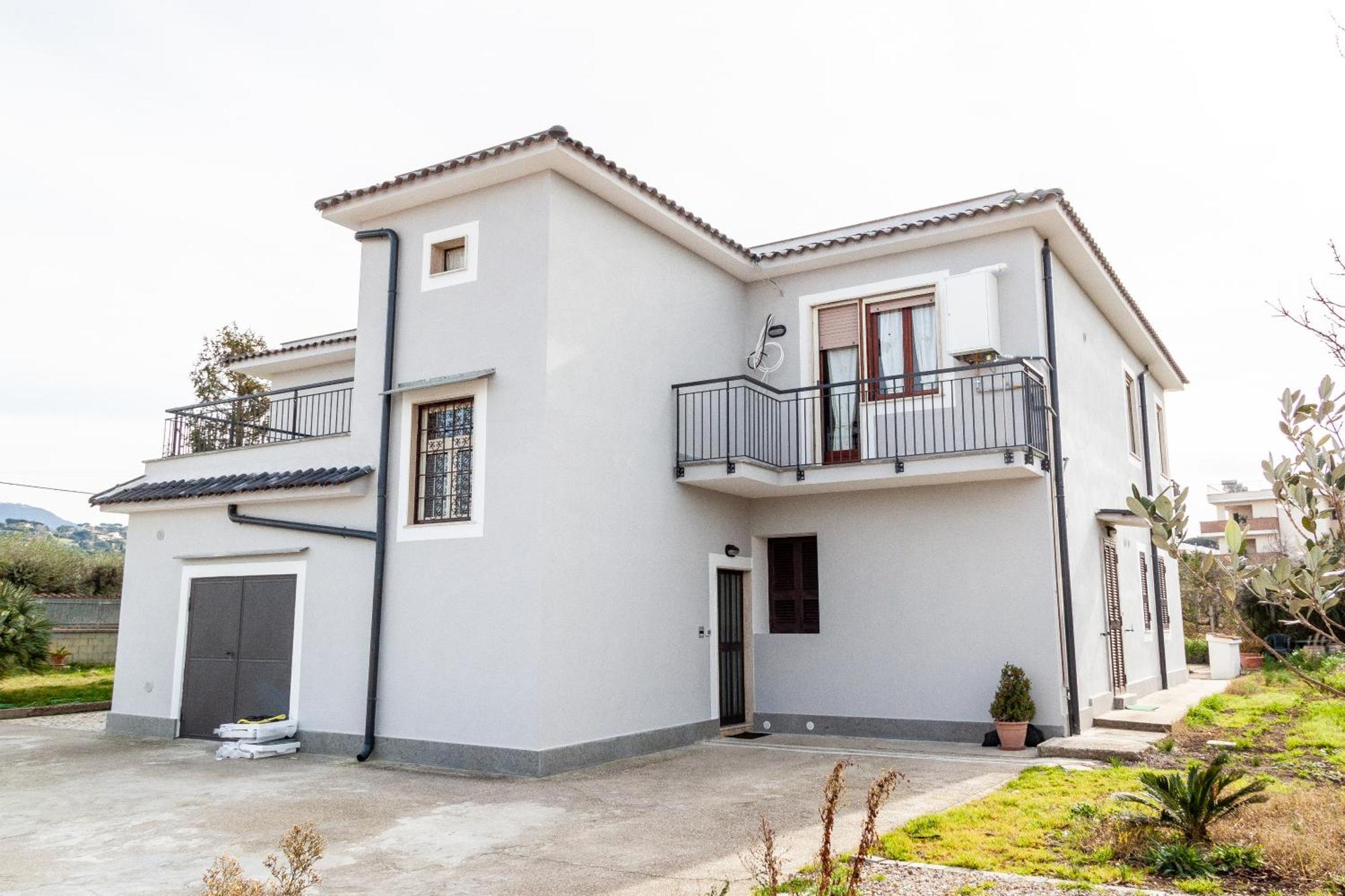 A Casa Di Marco Guesthouse - Apt Di Ciampino E Stazione Per Roma Marino Extérieur photo