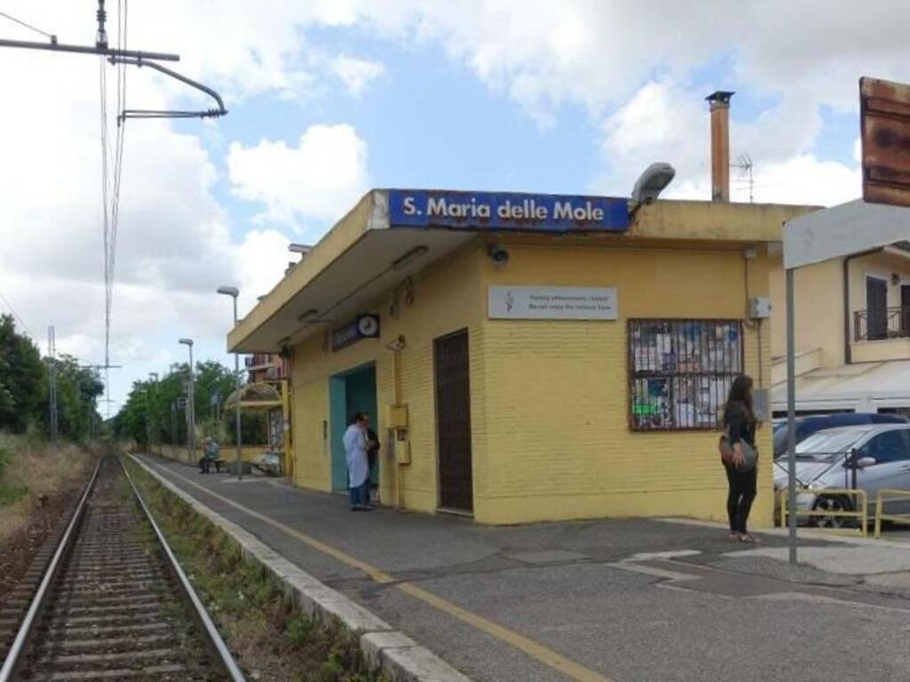 A Casa Di Marco Guesthouse - Apt Di Ciampino E Stazione Per Roma Marino Extérieur photo